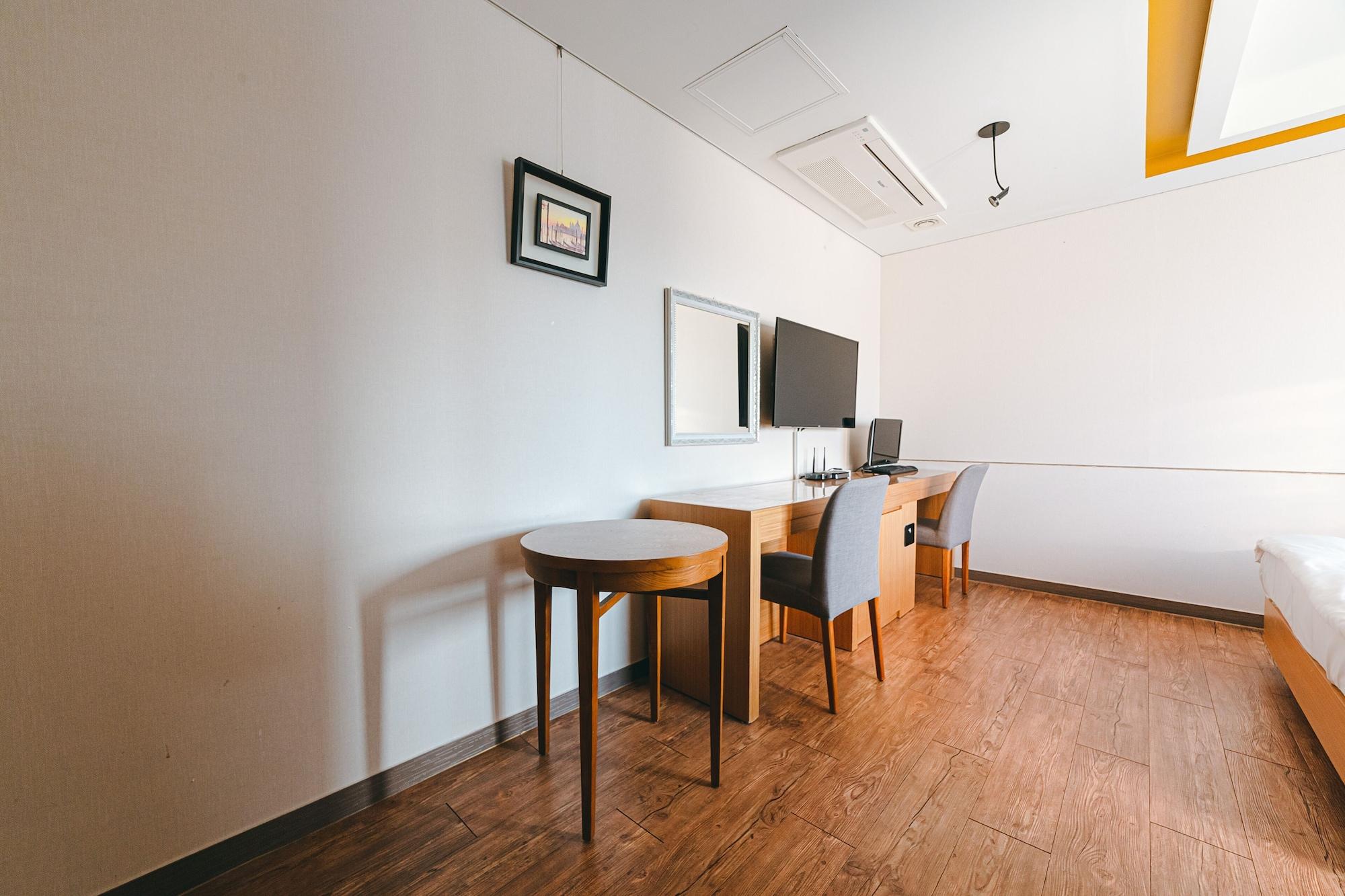 Gallery Tourist Hotel Tongyeong Dış mekan fotoğraf