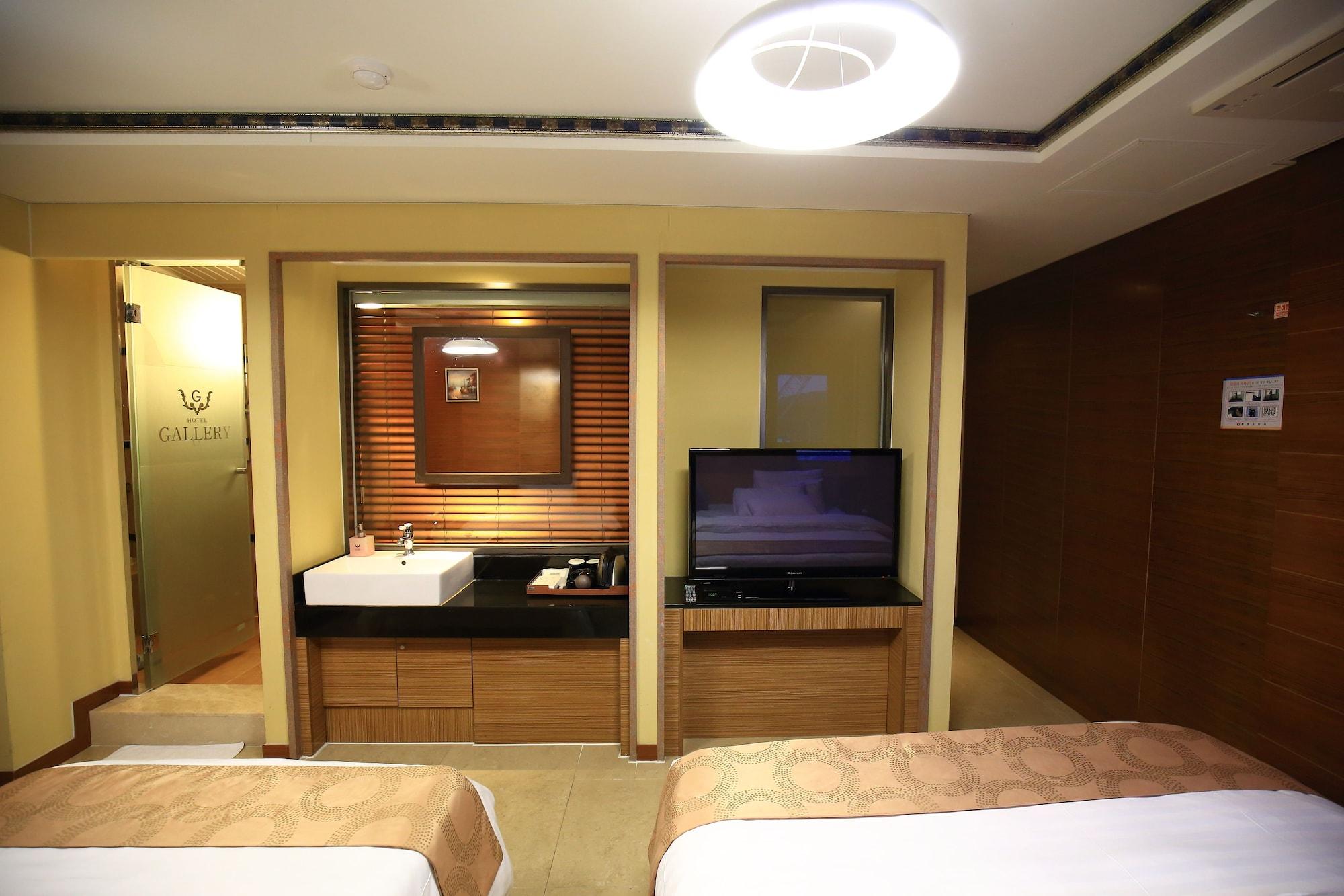 Gallery Tourist Hotel Tongyeong Dış mekan fotoğraf