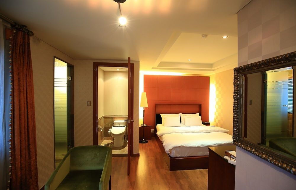 Gallery Tourist Hotel Tongyeong Dış mekan fotoğraf