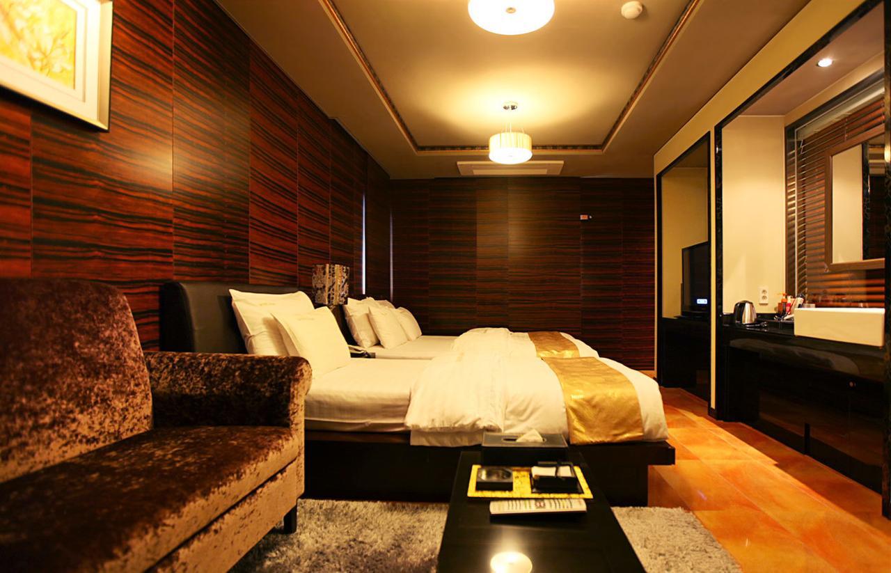 Gallery Tourist Hotel Tongyeong Dış mekan fotoğraf