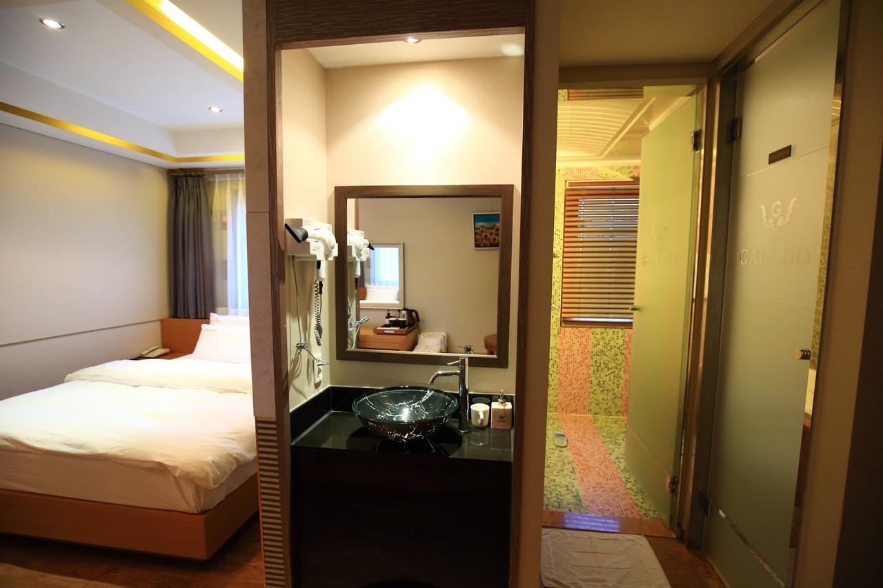 Gallery Tourist Hotel Tongyeong Dış mekan fotoğraf