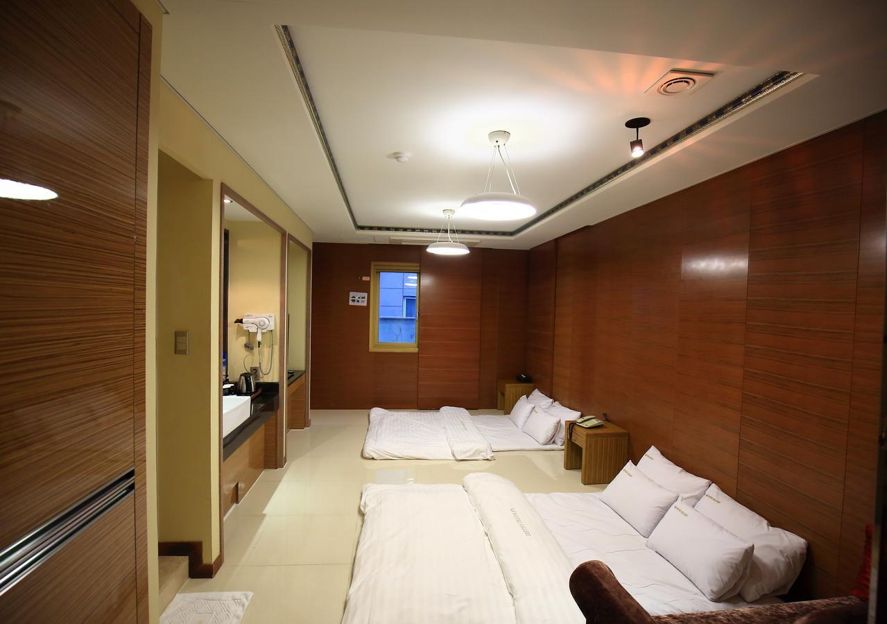 Gallery Tourist Hotel Tongyeong Dış mekan fotoğraf